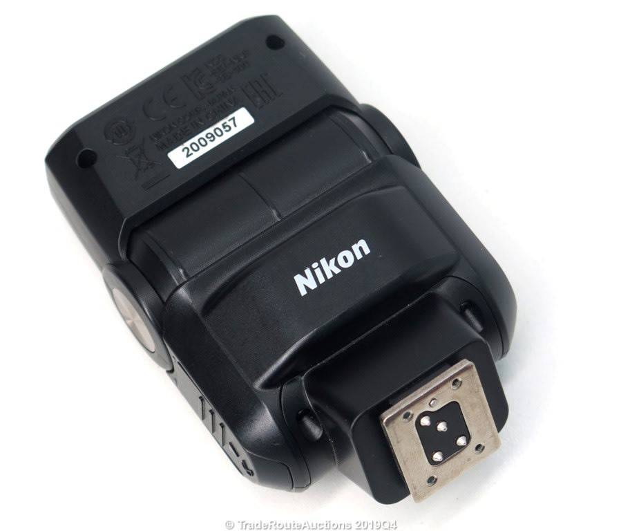 Nikon SB-300 AF Speedlight Flash for Nikon Digital SLR Cameras