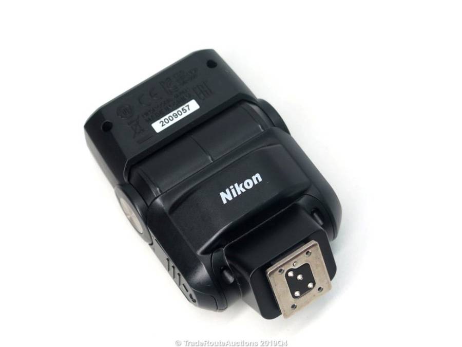 Nikon SB-300 AF Speedlight Flash for Nikon Digital SLR Cameras