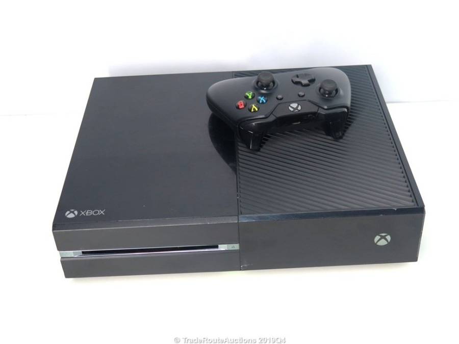Microsoft Xbox One 500GB Model 1540 Gaming Console + 1 Controller