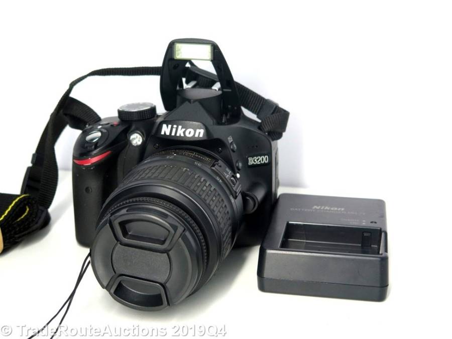 Nikon D3200 24.2 MP CMOS Digital SLR with 18-55mm f/3.5-5.6 AF-S DX NIKKOR Zoom Lens - 24.2 MP