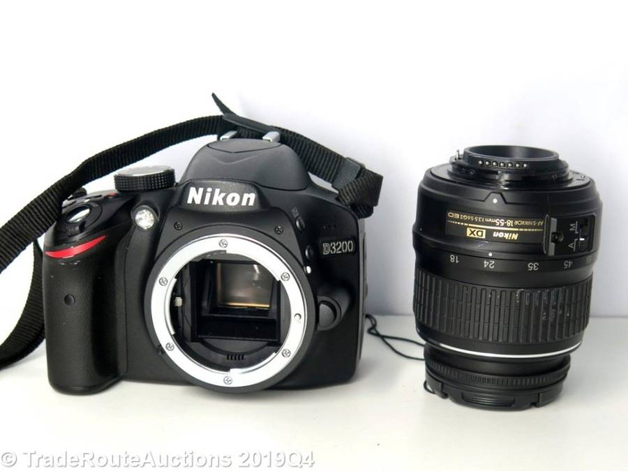 Nikon D3200 24.2 MP CMOS Digital SLR with 18-55mm f/3.5-5.6 AF-S DX NIKKOR Zoom Lens - 24.2 MP