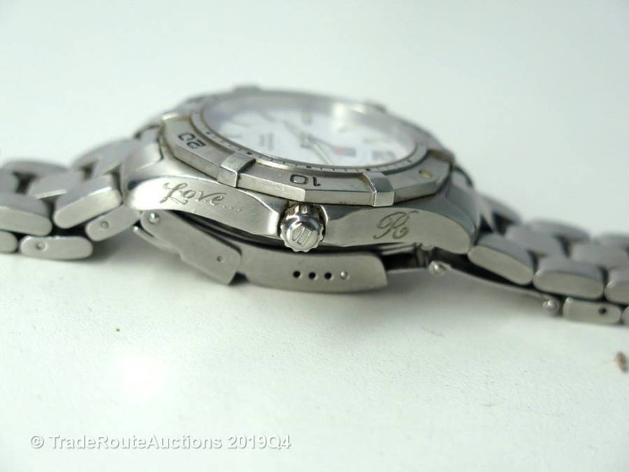 Tag Heuer Aquaracer Quartz Mens Wristwatch Model WAF1111 White Dial