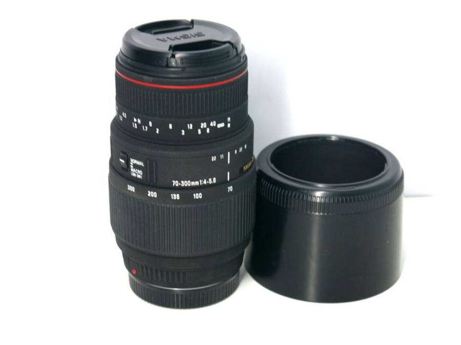 SIGMA DG 70-300mm Telephoto Zoom Lens for SONY / MINOLTA DSLR CAMERAS
