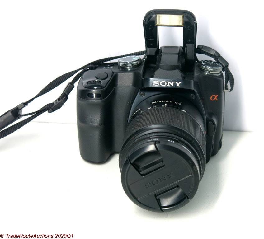 SONY ALPHA A100 DSLR PROFESSIONAL DIGITAL CAMERA + 18-70mm SONY LENS KIT