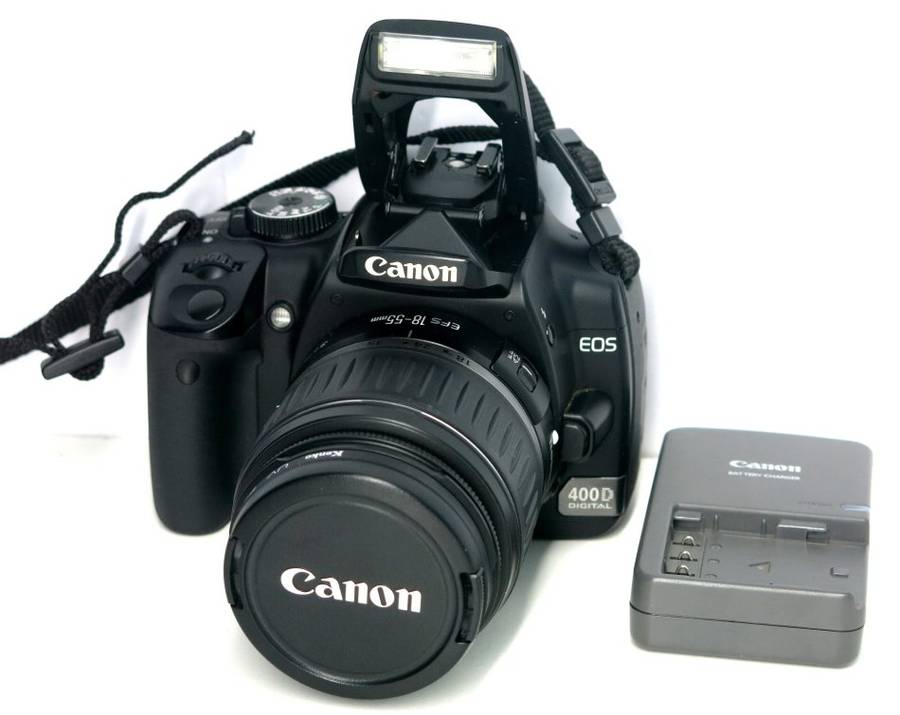 Canon EOS 400D DigitalSLR camera 10.1 Megapixels + Canon EFS 18-55mm Lens