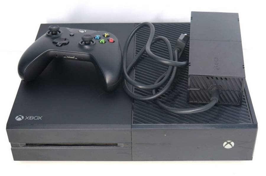 Microsoft Xbox One 1TB Model 1540 Gaming Console + 1 Controller