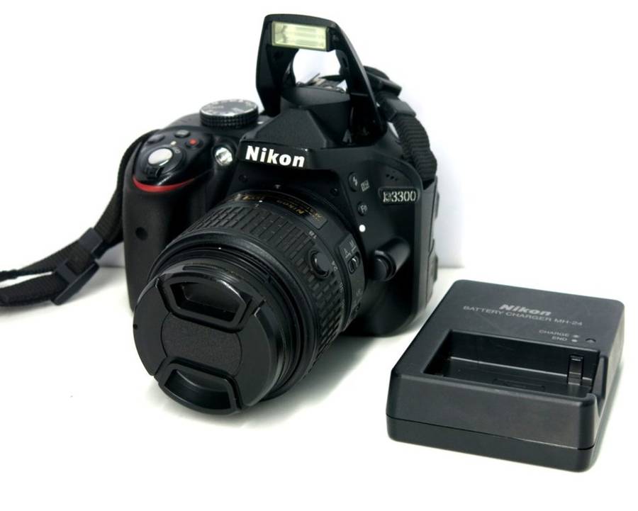 Nikon D3300 24.2 MP CMOS Digital SLR with AF-S DX NIKKOR 18-55mm f/3.5-5.6G VR II Zoom Lens (Black)