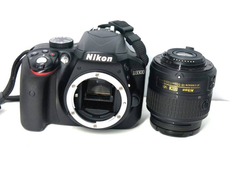Nikon D3300 24.2 MP CMOS Digital SLR with AF-S DX NIKKOR 18-55mm f/3.5-5.6G VR II Zoom Lens (Black)