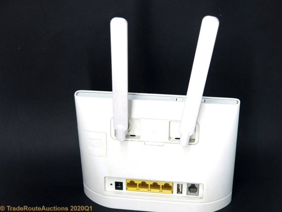 HUAWEI B315S-936 4G LTE Wifi Modem Router (uses SIM card)