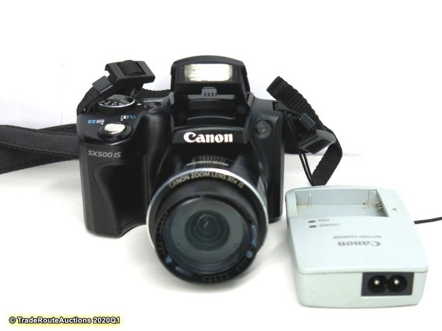 Canon PowerShot SX500 IS 16.0 MP with 30x Wide-Angle Optical IS Zoom and 3.0-Inch LCD
