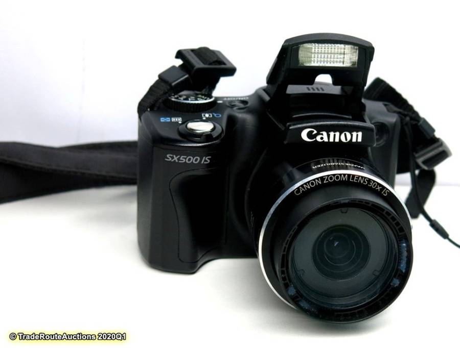 Canon PowerShot SX500 IS 16.0 MP with 30x Wide-Angle Optical IS Zoom and 3.0-Inch LCD