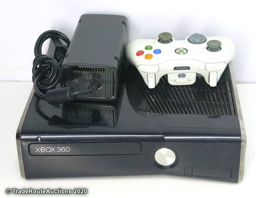 Microsoft Xbox 360 S Gaming Console + 1 Controller Model 1439