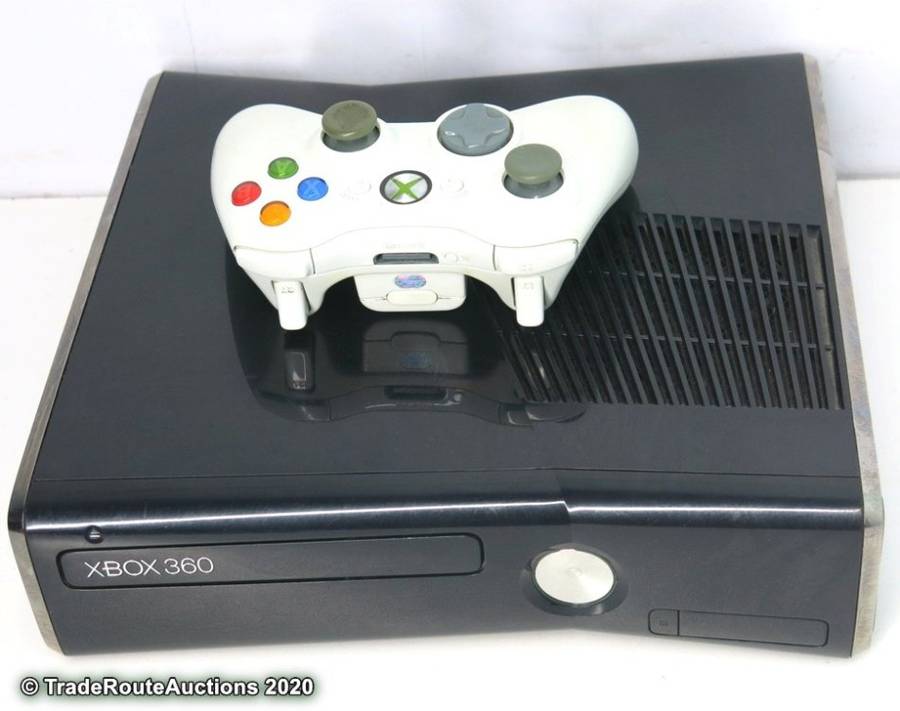 Microsoft Xbox 360 S Gaming Console + 1 Controller Model 1439