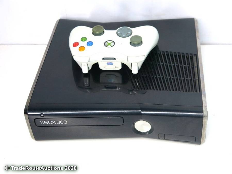 Microsoft Xbox 360 S Gaming Console + 1 Controller Model 1439
