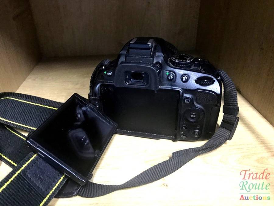 NIKON D5100 DSLR CAMERA BODY + 18-55mm MM VR LENS KIT
