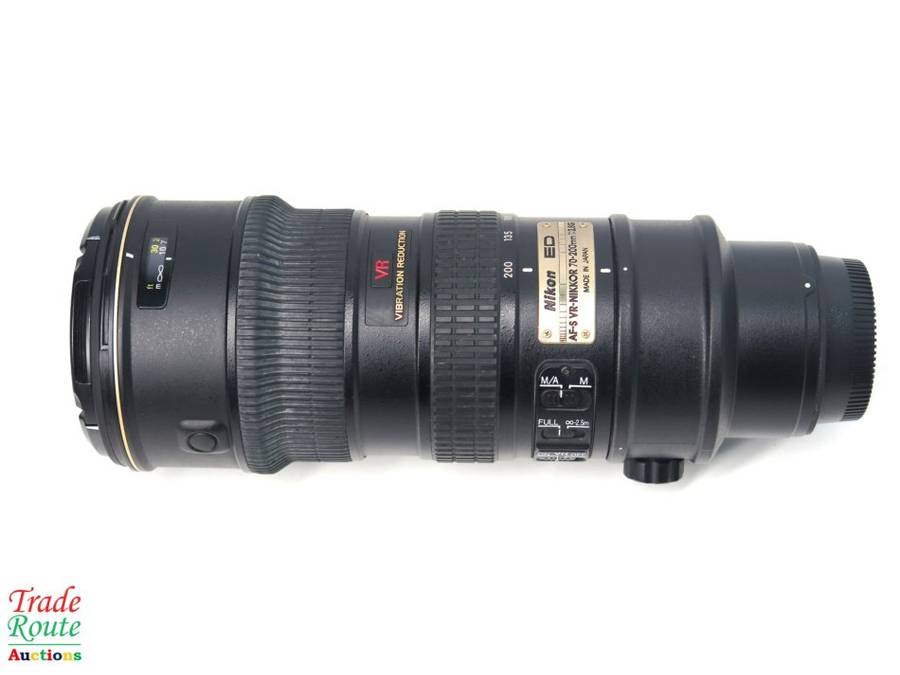 Nikon 70-200mm f2.8G ED-IF AF-S VR Zoom Lens   *** NIKON *** Full Frame lens