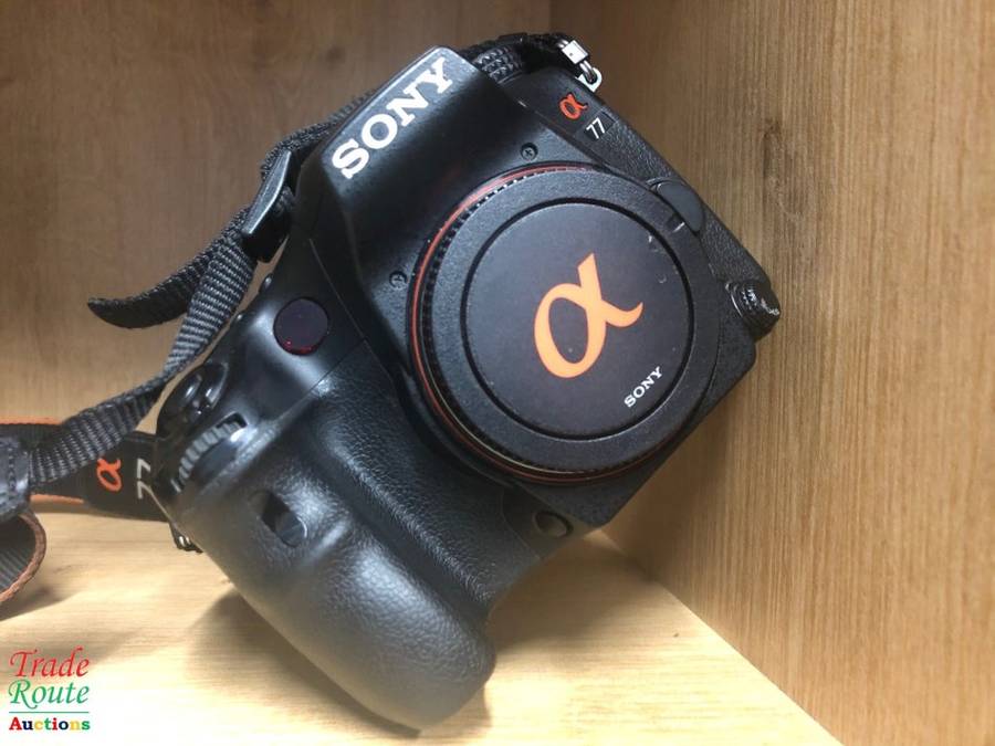 Sony Alpha SLT-A77 DSLR Digital Camera (Body Only) 24.3 MegaPixels Professional BODY