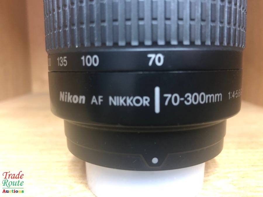 Nikon AF Nikkor 70-300mm f/4-5.6 G Telephoto Zoom lens for Nikon DSLR Cameras