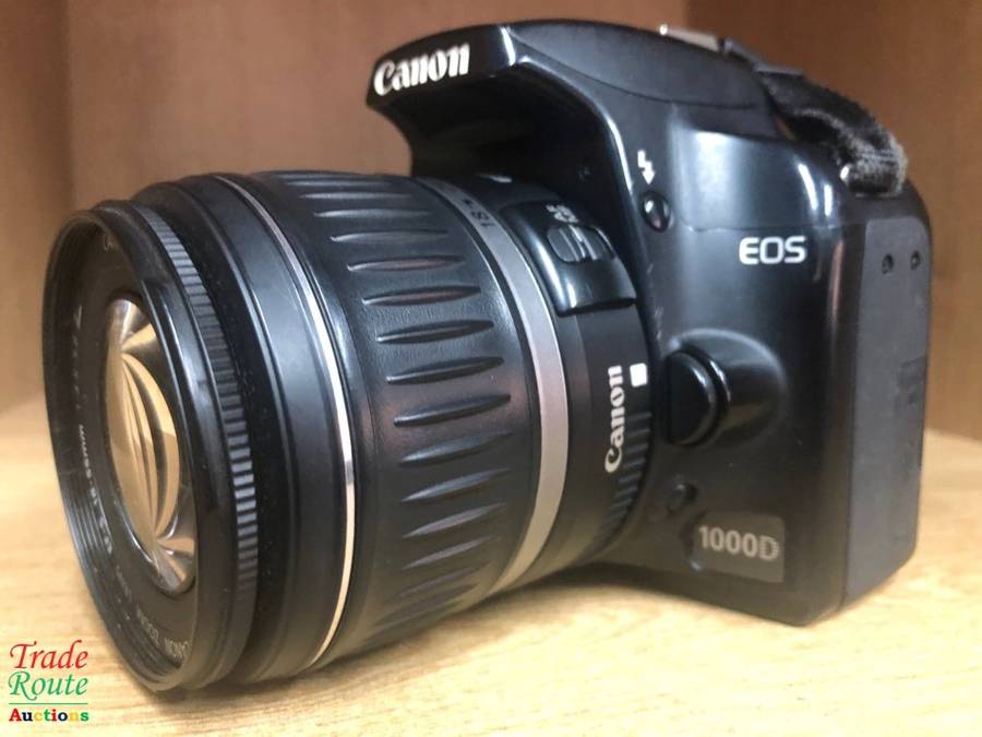 Canon EOS 1000D Digital SLR camera plus Canon 18-55mm Lens Professional KIT