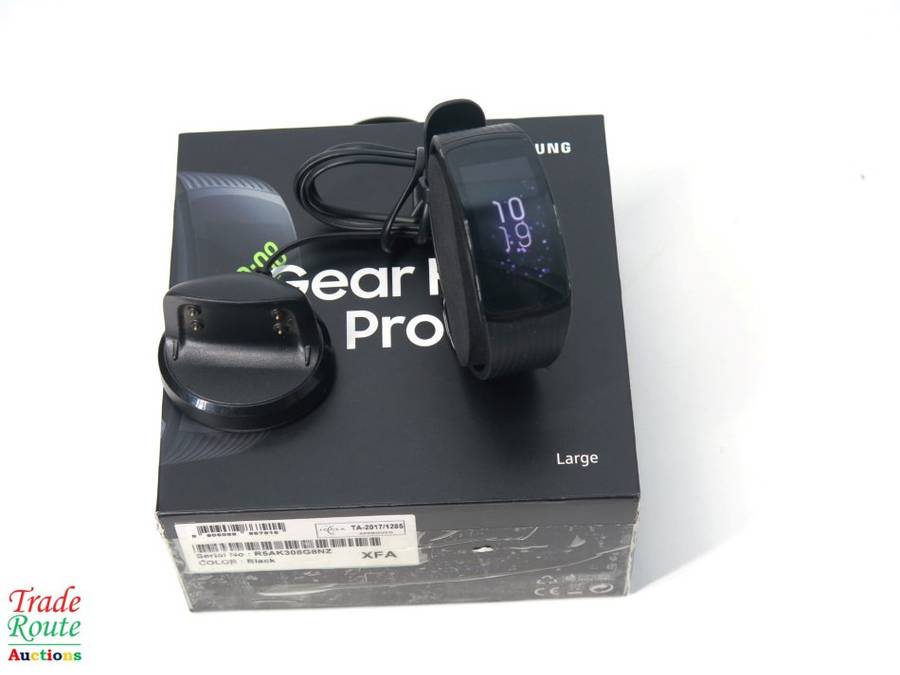 BOXED / BLACK / LARGE - Samsung Gear Fit2 Pro Fitness Tracker Large SM-R365 GPS Sports Band