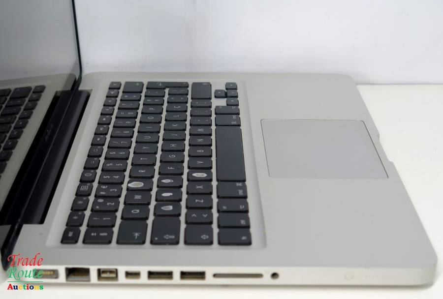 MacBook Pro 13.3-inch | Core 2 DUO | 2GB RAM | 320GB HDD | INTEL HD GRAPHICS