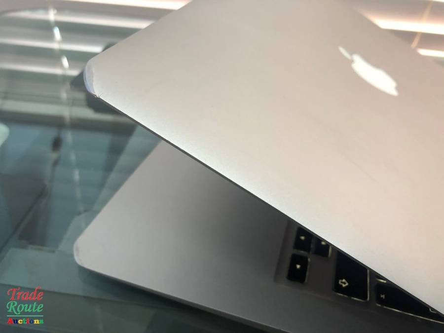 READ ** Apple MacBook Air 13.3-inch | Core i5 1.7GHz | 4GB RAM | 128GB SSD FLASH