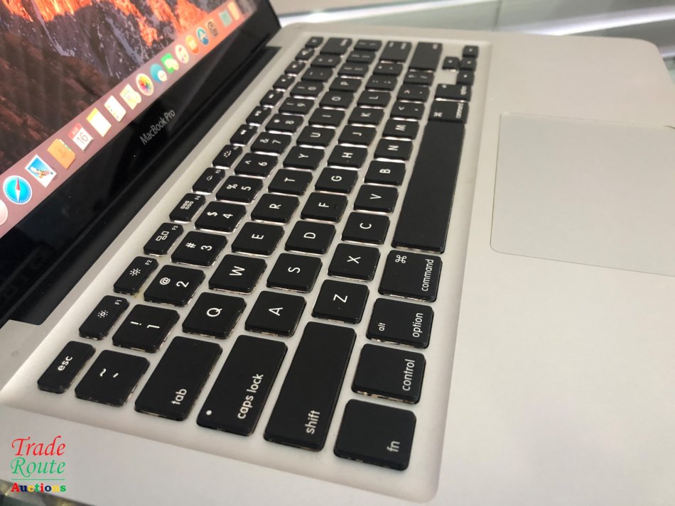 MacBook Pro 13.3-inch | Core i7 2.9GHz | 8GB RAM | 1TB HDD | INTEL HD GRAPHICS