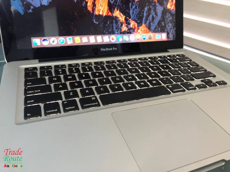 MacBook Pro 13.3-inch | Core i7 2.9GHz | 8GB RAM | 1TB HDD | INTEL HD GRAPHICS