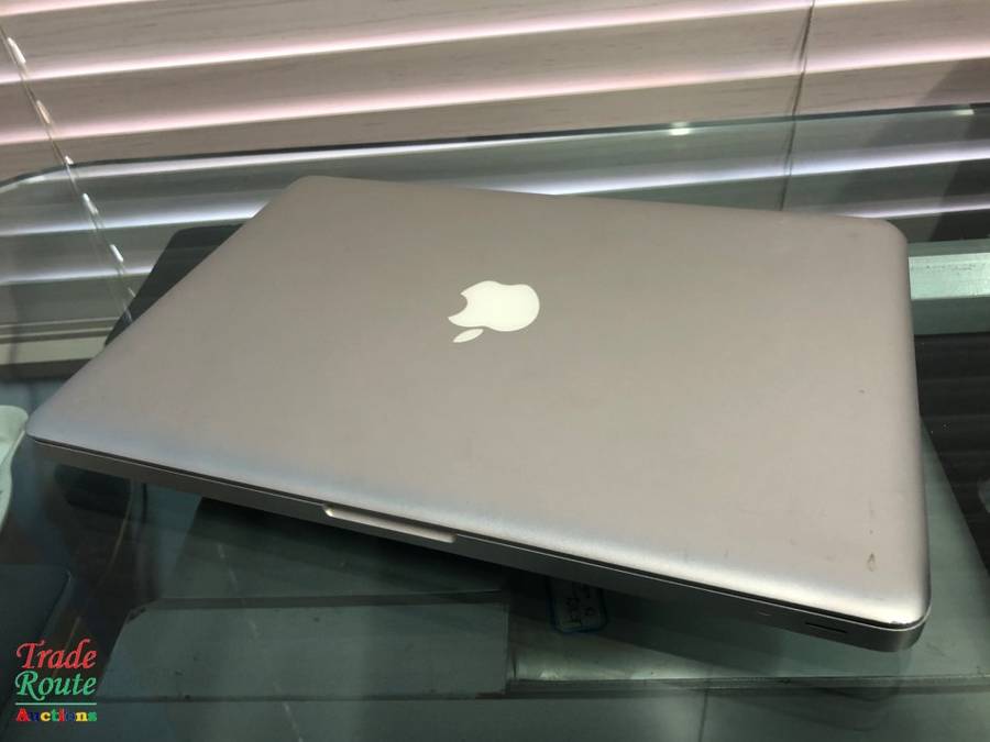 MacBook Pro 13.3-inch | Core i7 2.9GHz | 8GB RAM | 1TB HDD | INTEL HD GRAPHICS