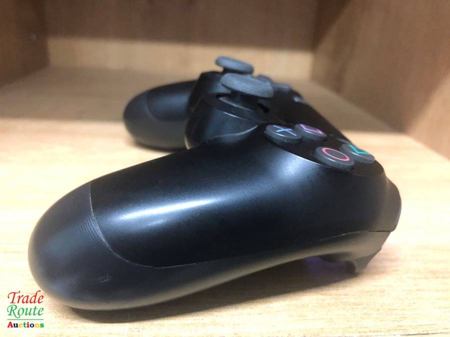V2 BLACK - PS4 DUALSHOCK 4 Wireless Controller - for the PlayStation 4