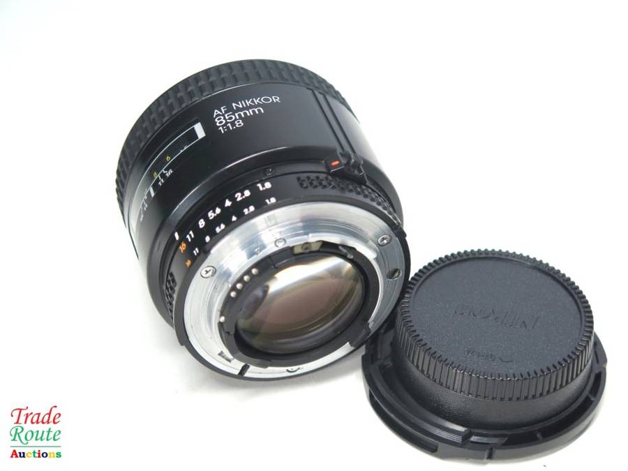 Nikon 85mm f/1.8D AF Nikkor Lens for Nikon SLR Cameras