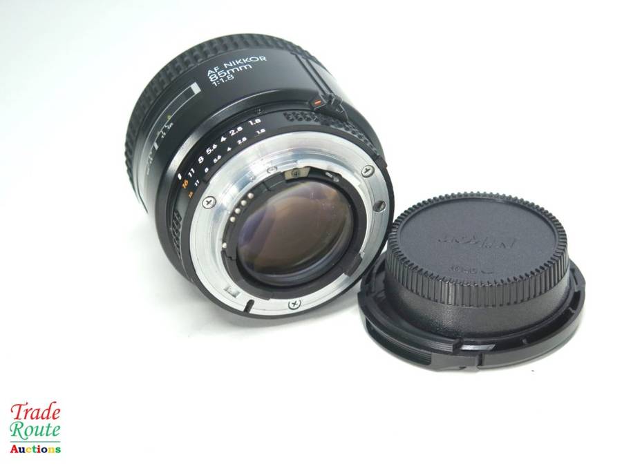 Nikon 85mm f/1.8D AF Nikkor Lens for Nikon SLR Cameras