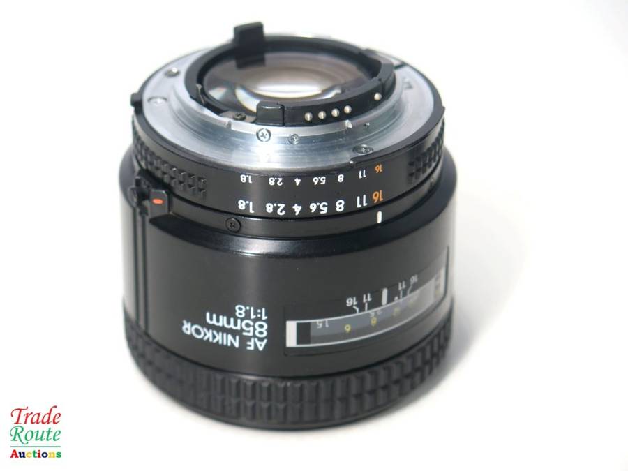 Nikon 85mm f/1.8D AF Nikkor Lens for Nikon SLR Cameras