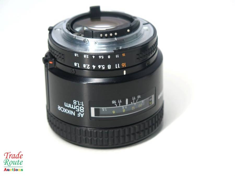 Nikon 85mm f/1.8D AF Nikkor Lens for Nikon SLR Cameras