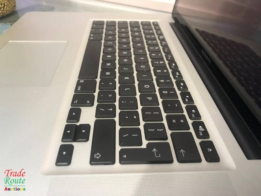 Apple MacBook Pro 15.4-inch | Core i5 2.53GHz | 4GB DDR3  | 500GB HDD *** GENUINE APPLE ***