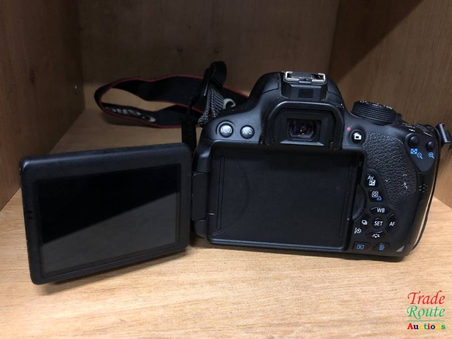 Canon EOS Rebel T5i DSLR Camera with 18-55mm Lens (CANON 700D EQUIVALENT)