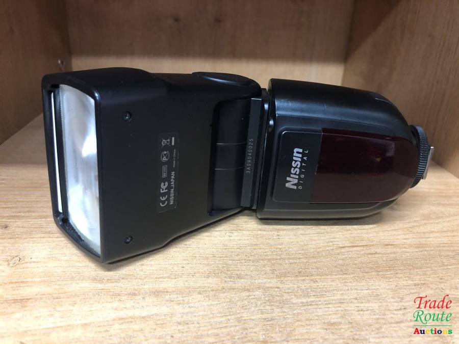 Nissin Di700 Speedlite Flash for Nikon, 24-200mm Focal Length Coverage, 1/800-1/30000 Sec Flash Dur