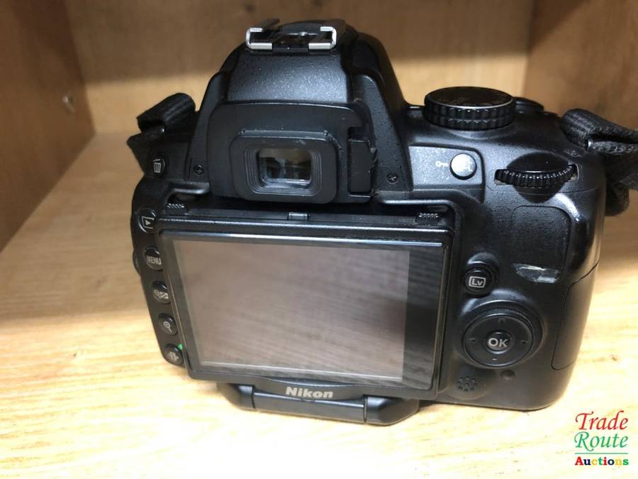 NIKON D5000 DIGITAL SLR CAMERA BODY ONLY WITH 2.7-inch Vari-angle LCD