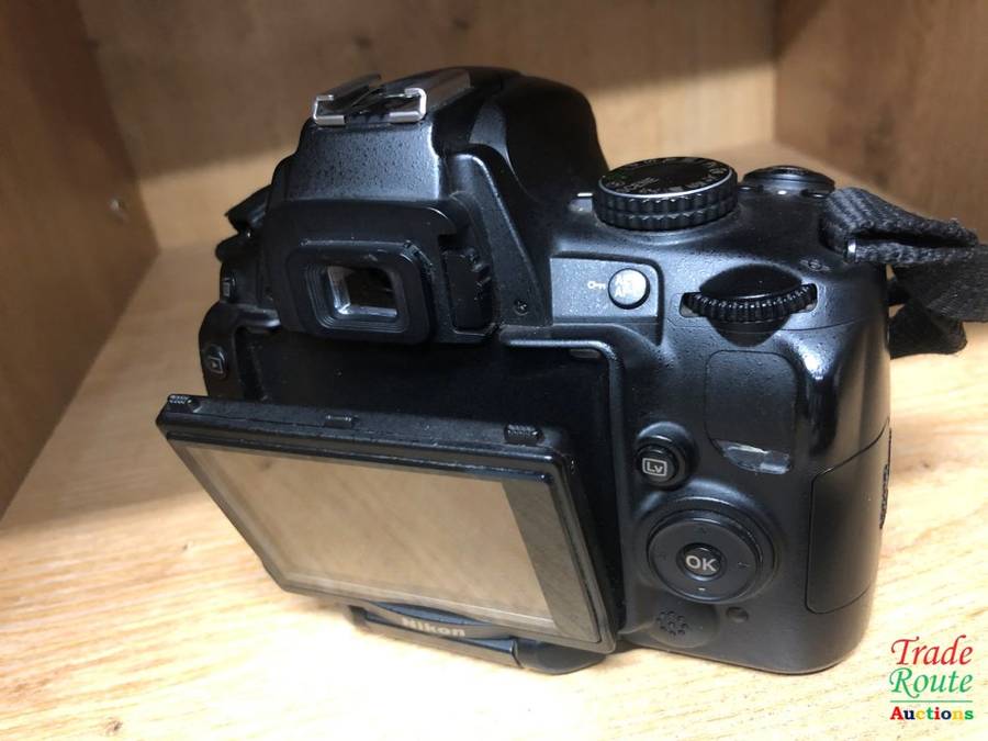 NIKON D5000 DIGITAL SLR CAMERA BODY ONLY WITH 2.7-inch Vari-angle LCD