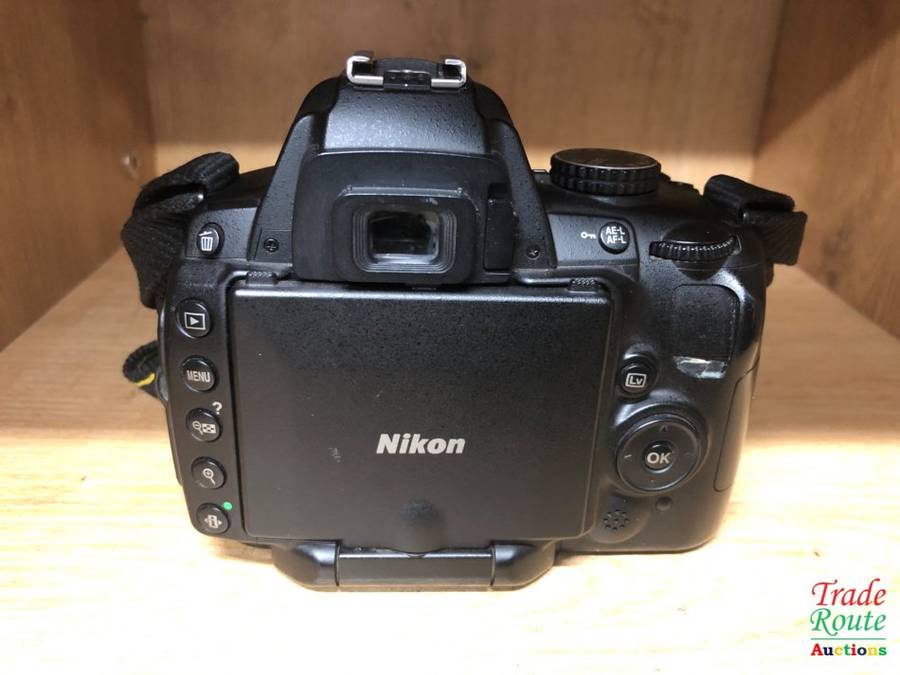 NIKON D5000 DIGITAL SLR CAMERA BODY ONLY WITH 2.7-inch Vari-angle LCD