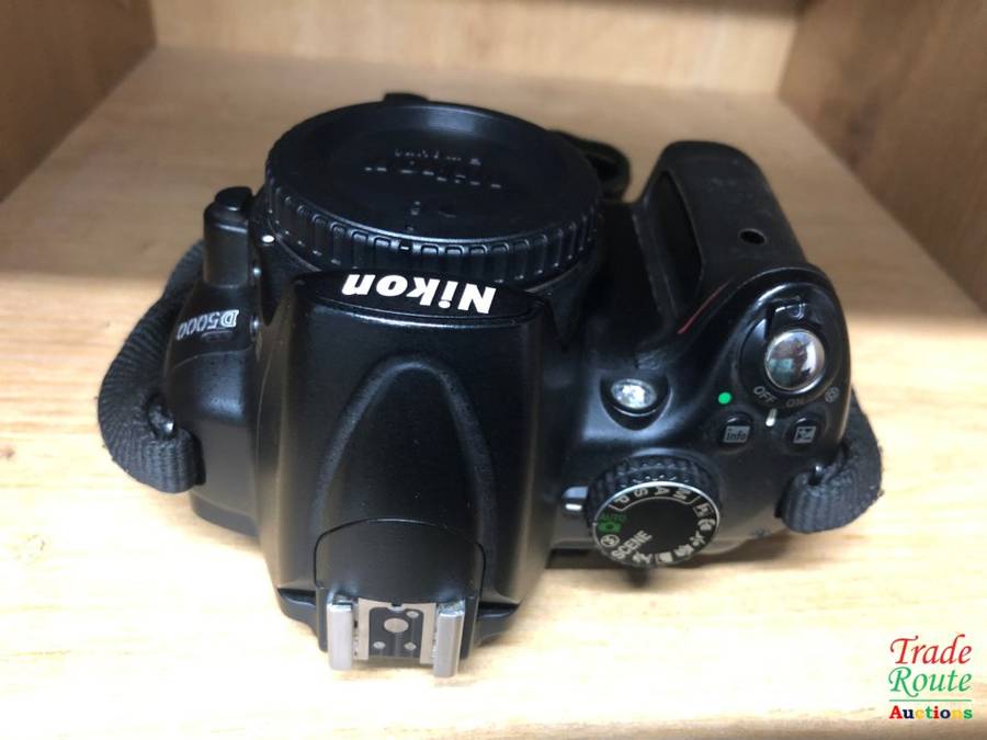 NIKON D5000 DIGITAL SLR CAMERA BODY ONLY WITH 2.7-inch Vari-angle LCD