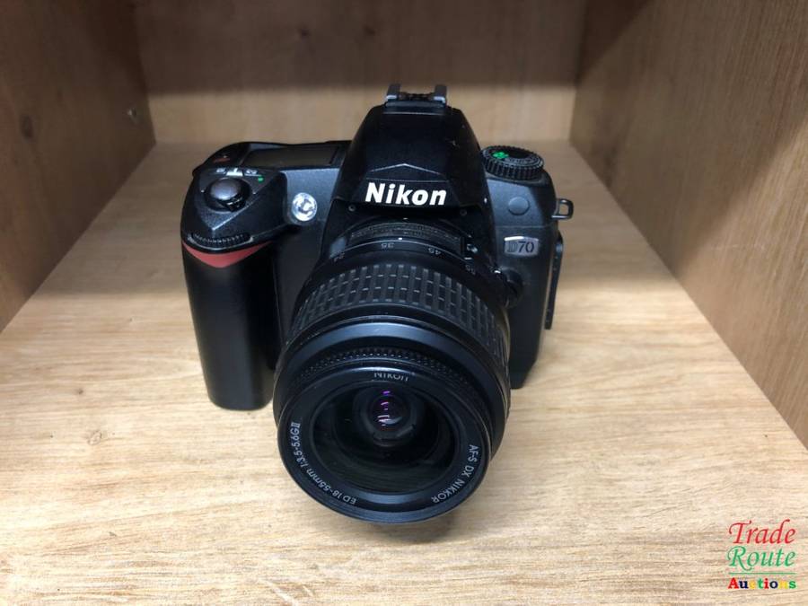 Nikon D70 Digital SLR Camera Kit with 18-55mm Nikkor Professional camera