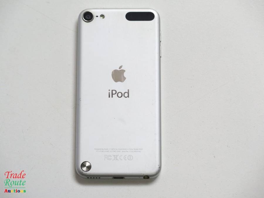 APPLE iPod Touch | MD721BT/A | 64GB SILVER | A1421 | 5TH GEN