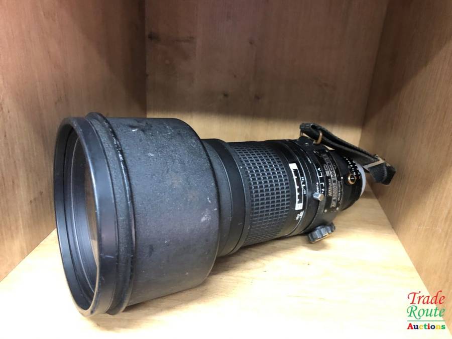 Nikon ED AF NIKKOR 300mm 1:2.8 Lens - HUGE LENS