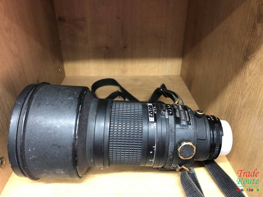 Nikon ED AF NIKKOR 300mm 1:2.8 Lens - HUGE LENS