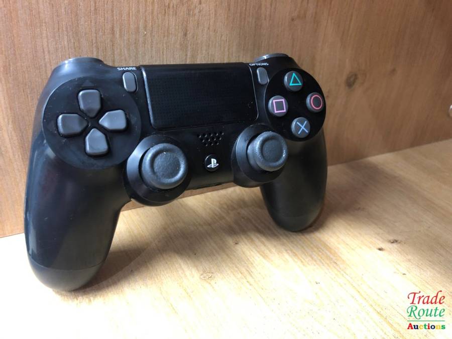 BLACK - SONY PS4 DUALSHOCK 4 Wireless Controller - for the PlayStation 4