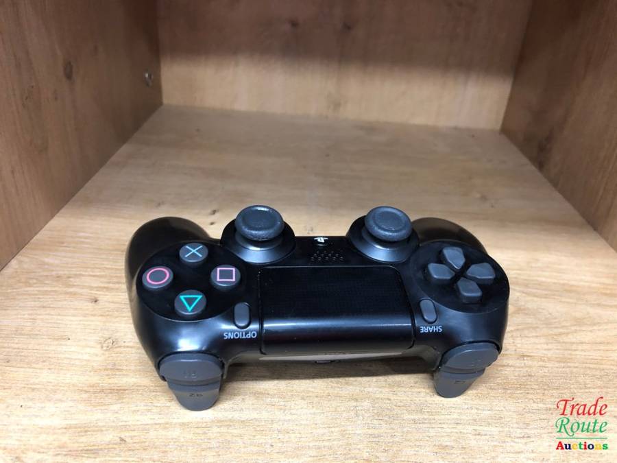 BLACK - SONY PS4 DUALSHOCK 4 Wireless Controller - for the PlayStation 4