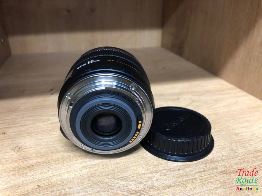 Canon EF-S 60mm f/2.8 USM Lens for Canon DSLR CAMERAS