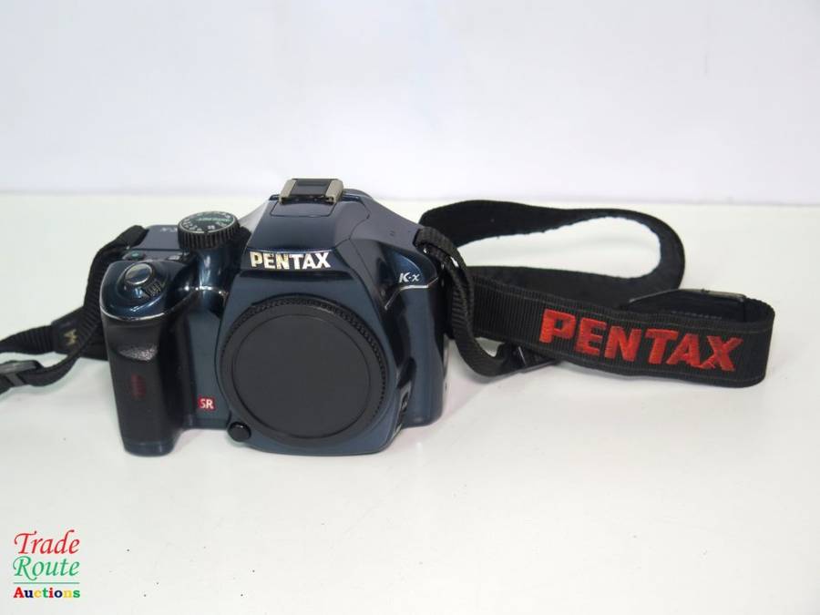 Pentax K-x Digital SLR Camera BODY only with 2.7-inch LCD