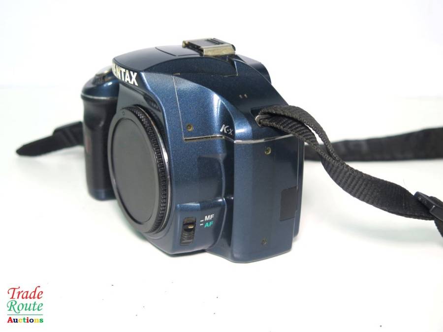 Pentax K-x Digital SLR Camera BODY only with 2.7-inch LCD